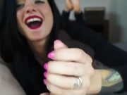 嫩妹來幫我打手槍解決生理問題